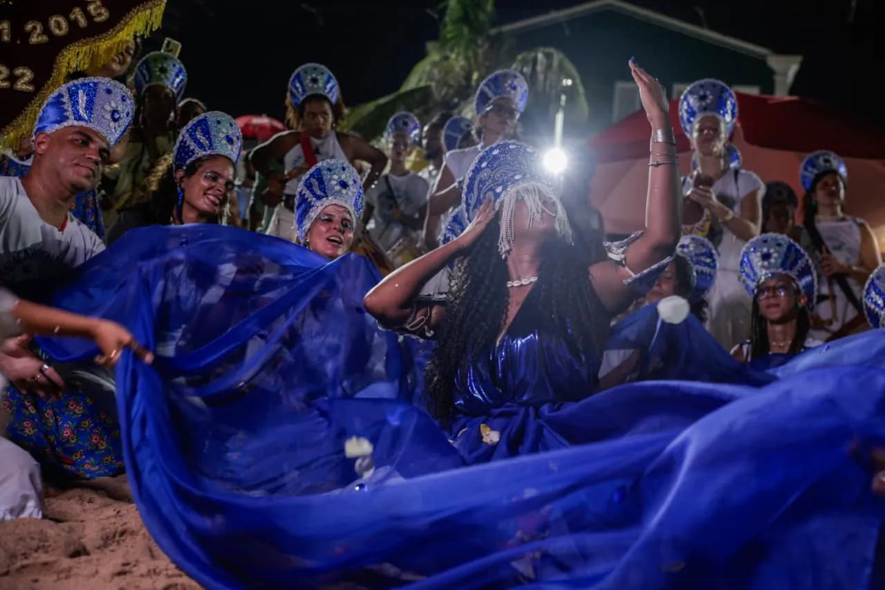 Imagem ilustrativa da imagem Fotos: multidão de fiéis lota festa de Iemanjá em Salvador