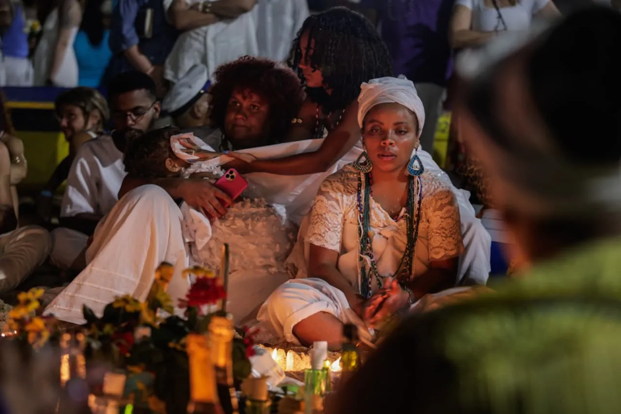 Imagem ilustrativa da imagem Fotos: multidão de fiéis lota festa de Iemanjá em Salvador