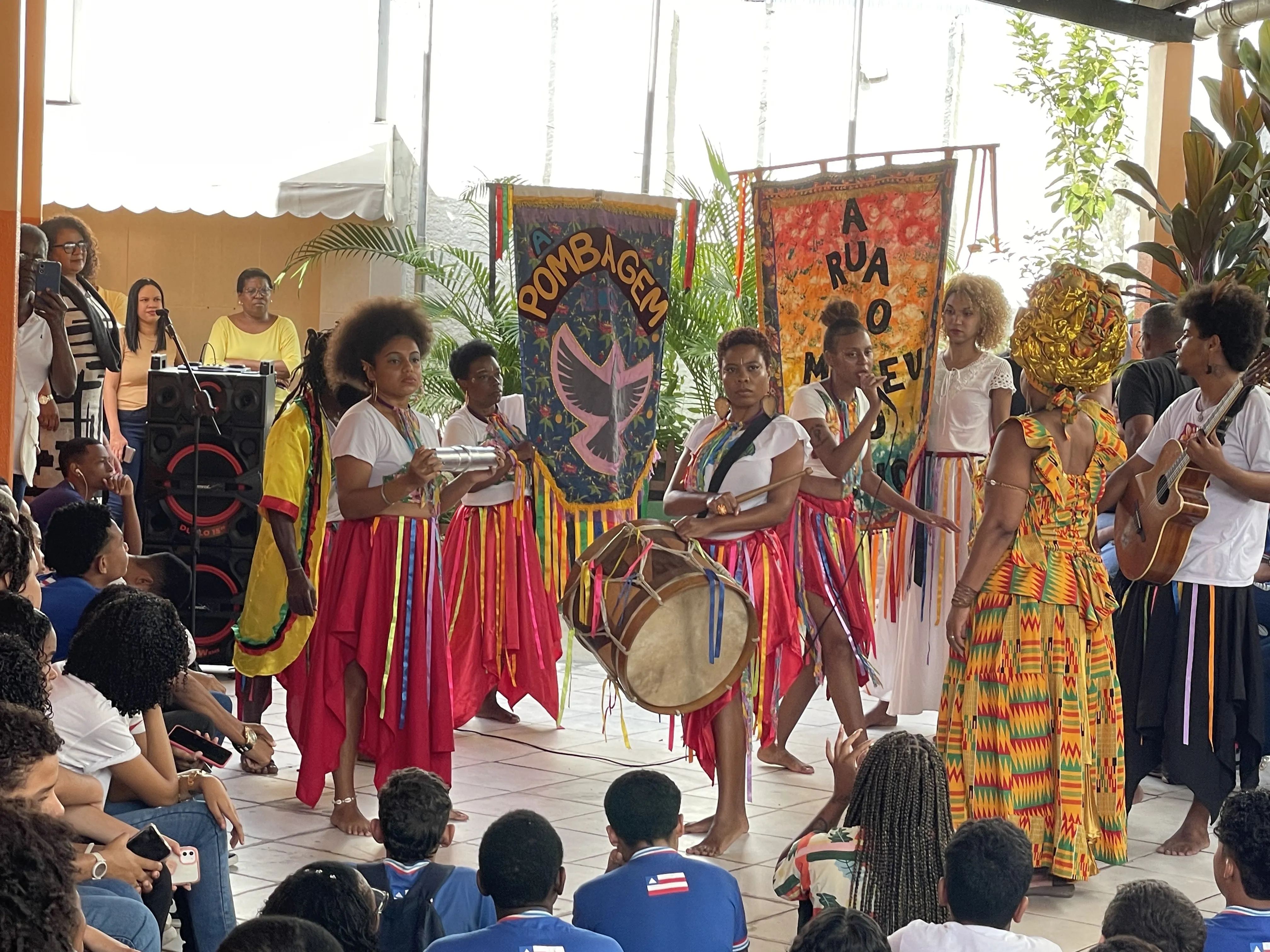 O cortejo acontece no domingo de carnaval