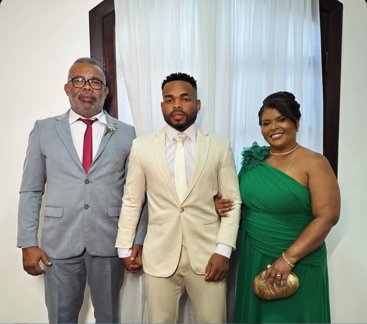 Cristian Bell e os pais