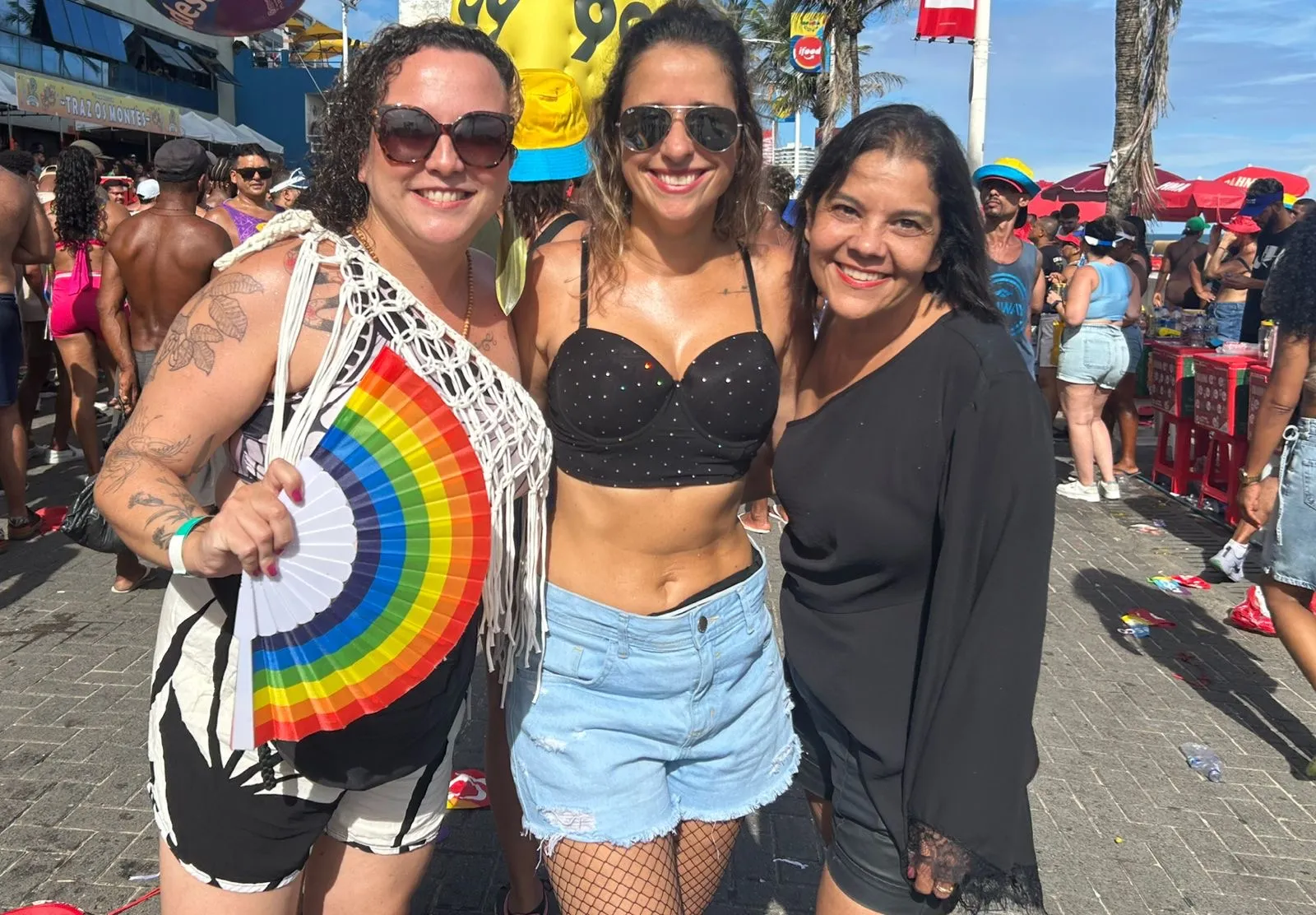 Trio de amigas são fãs de carteirinha de Ivete
