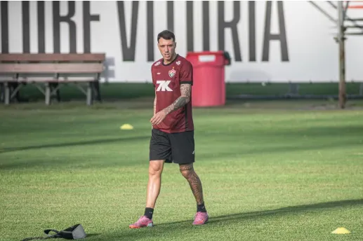 Renzo se machucou durante treino na Toca do Leão
