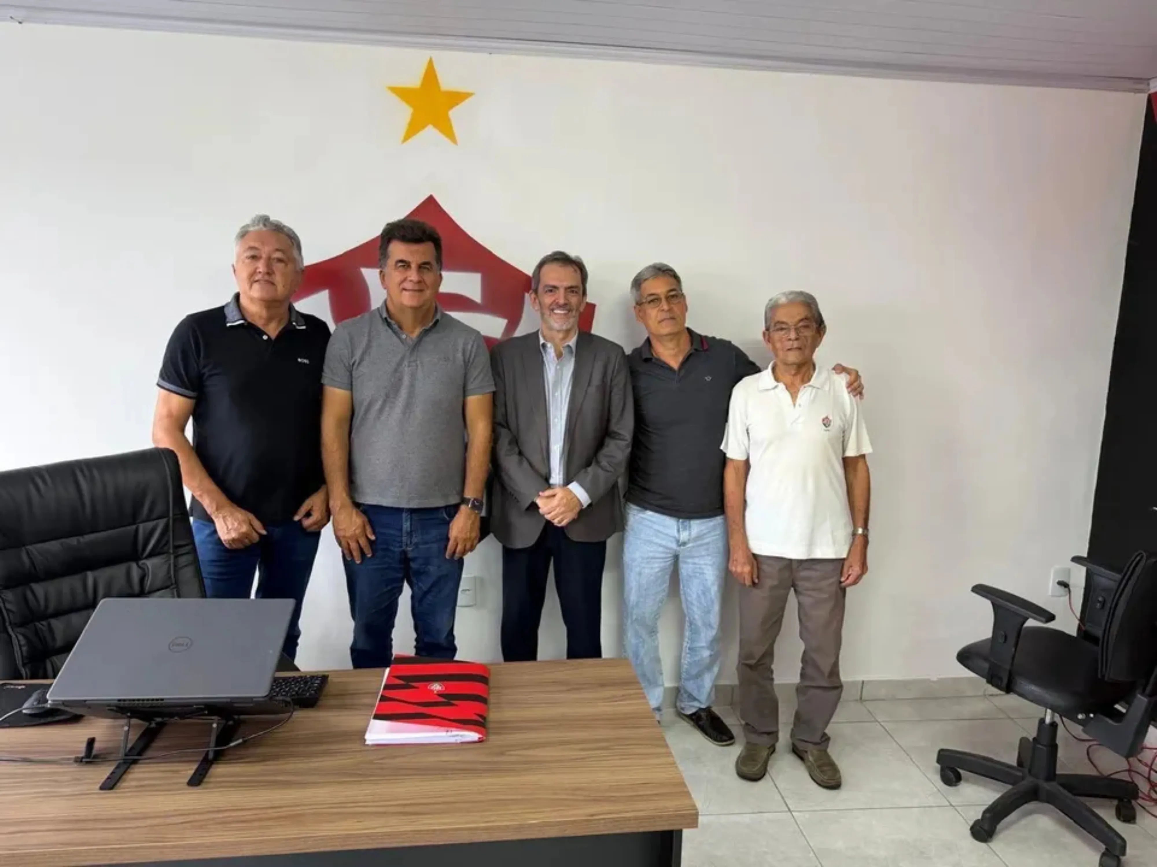 Dirigentes vão para disputa presidencial no Vitória