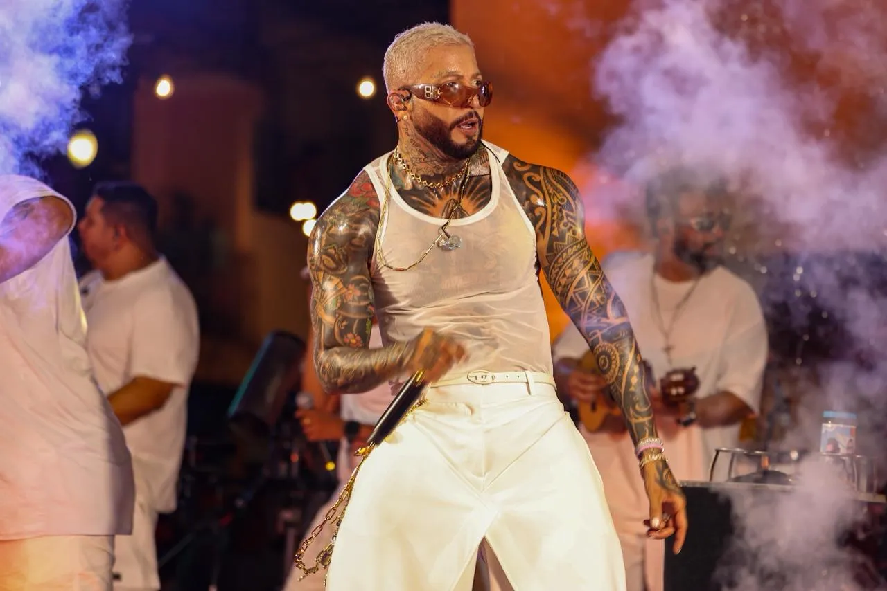 Kannário 'botou a galera pra virar'