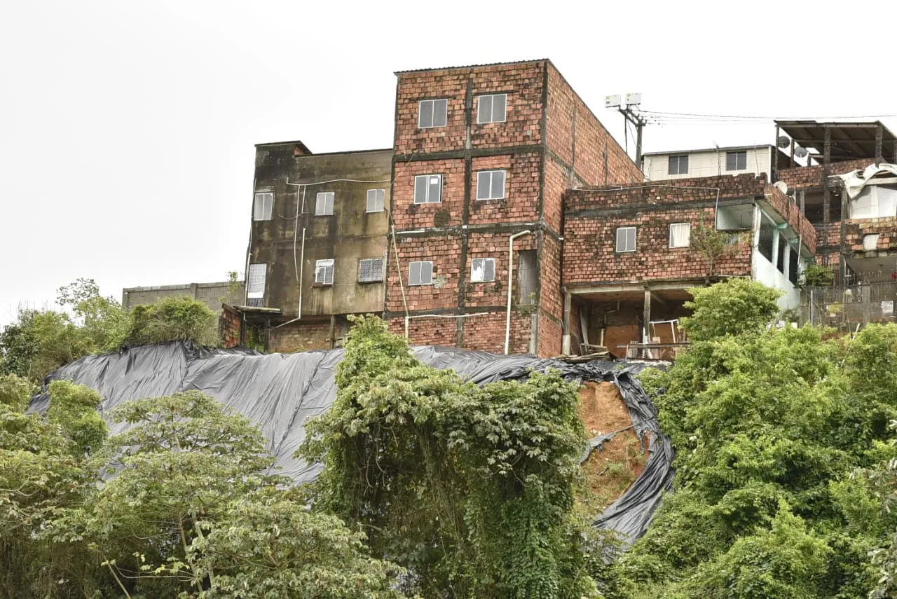 Encosta em Mangabeira em Cajazeiras 6