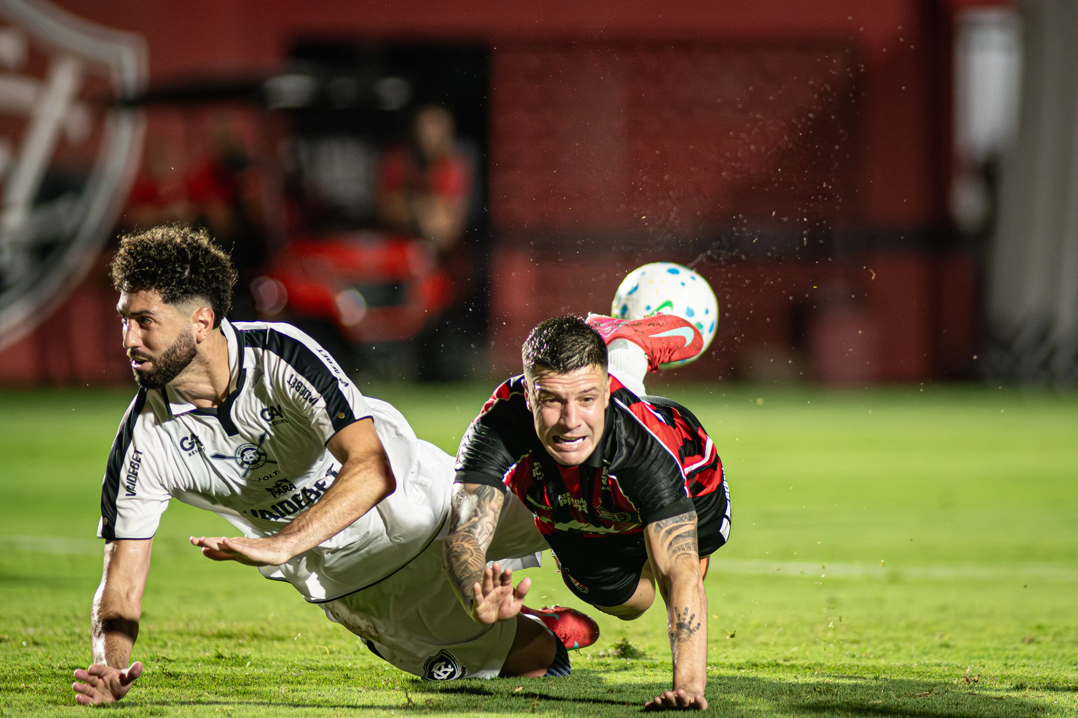 Jogo foi truncado no 1º tempo