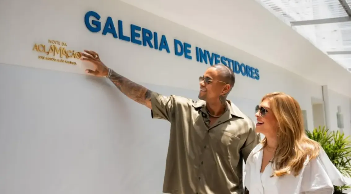 Léo Santana e Lore Improta nas  Obras Sociais Irmã Dulce (OSID)