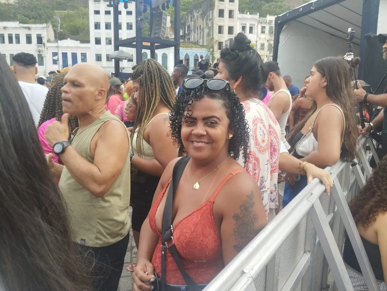 Ana Carolina já está pensando em como vai acordar cedo amanhã para trabalhar