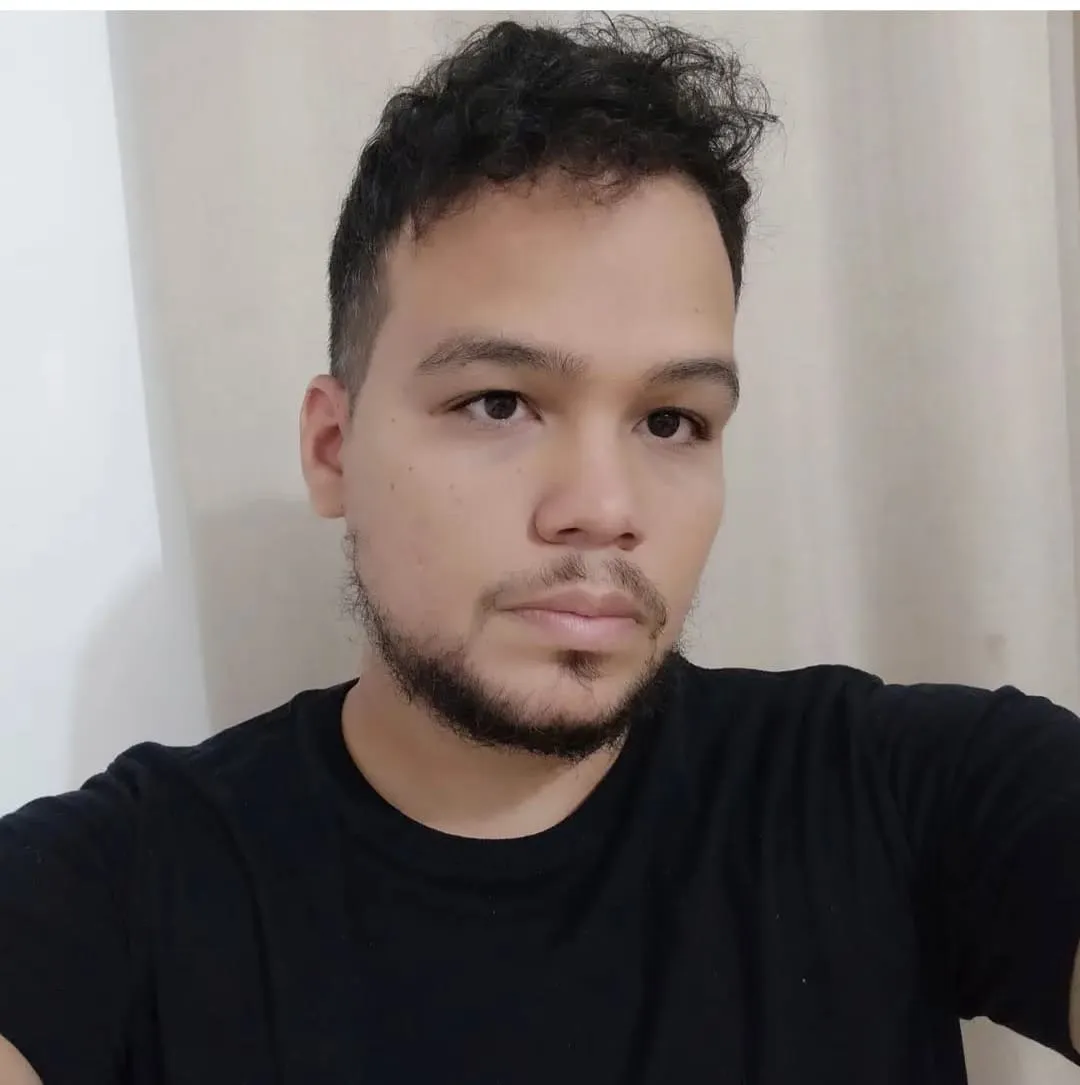 Professor Lucas Guimarães