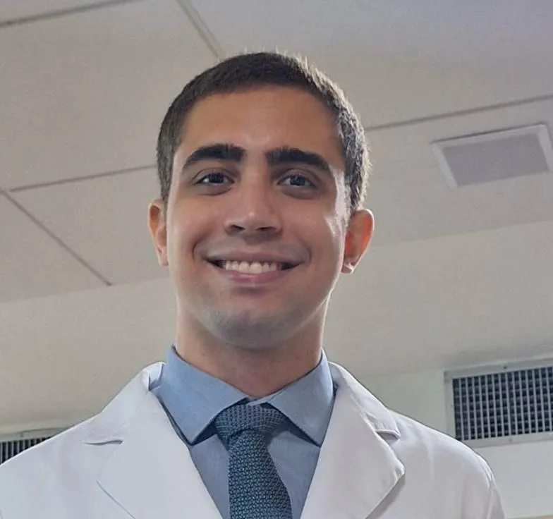 Neurologista formado pelo Hospital Santa Izabel, Filipe Nolasco