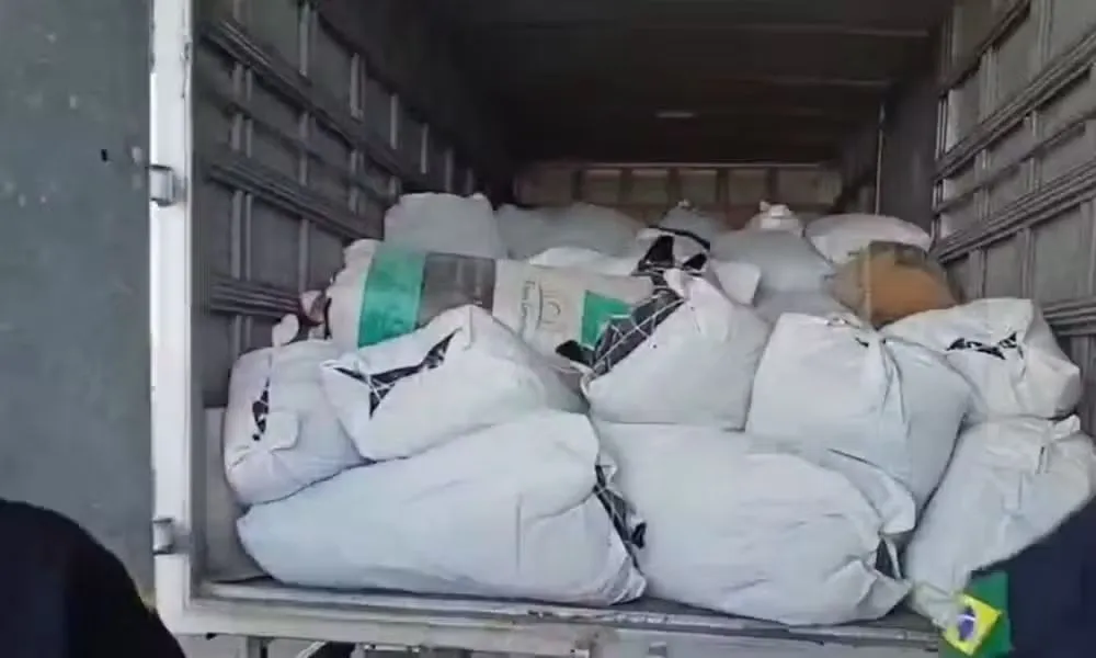 Carga interceptada pelos policiais