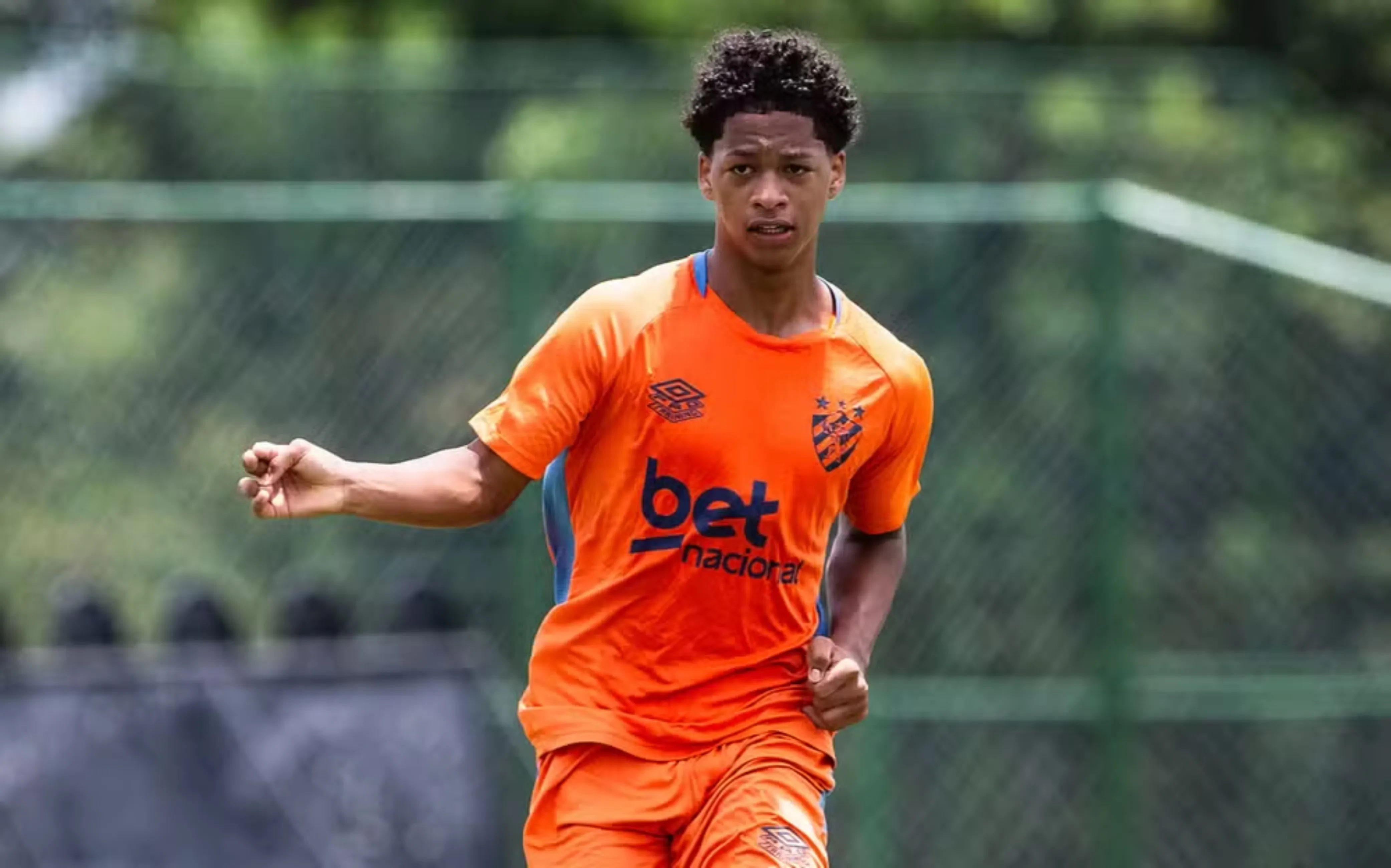 Meio-campista deve ser negociado para a Europa em breve