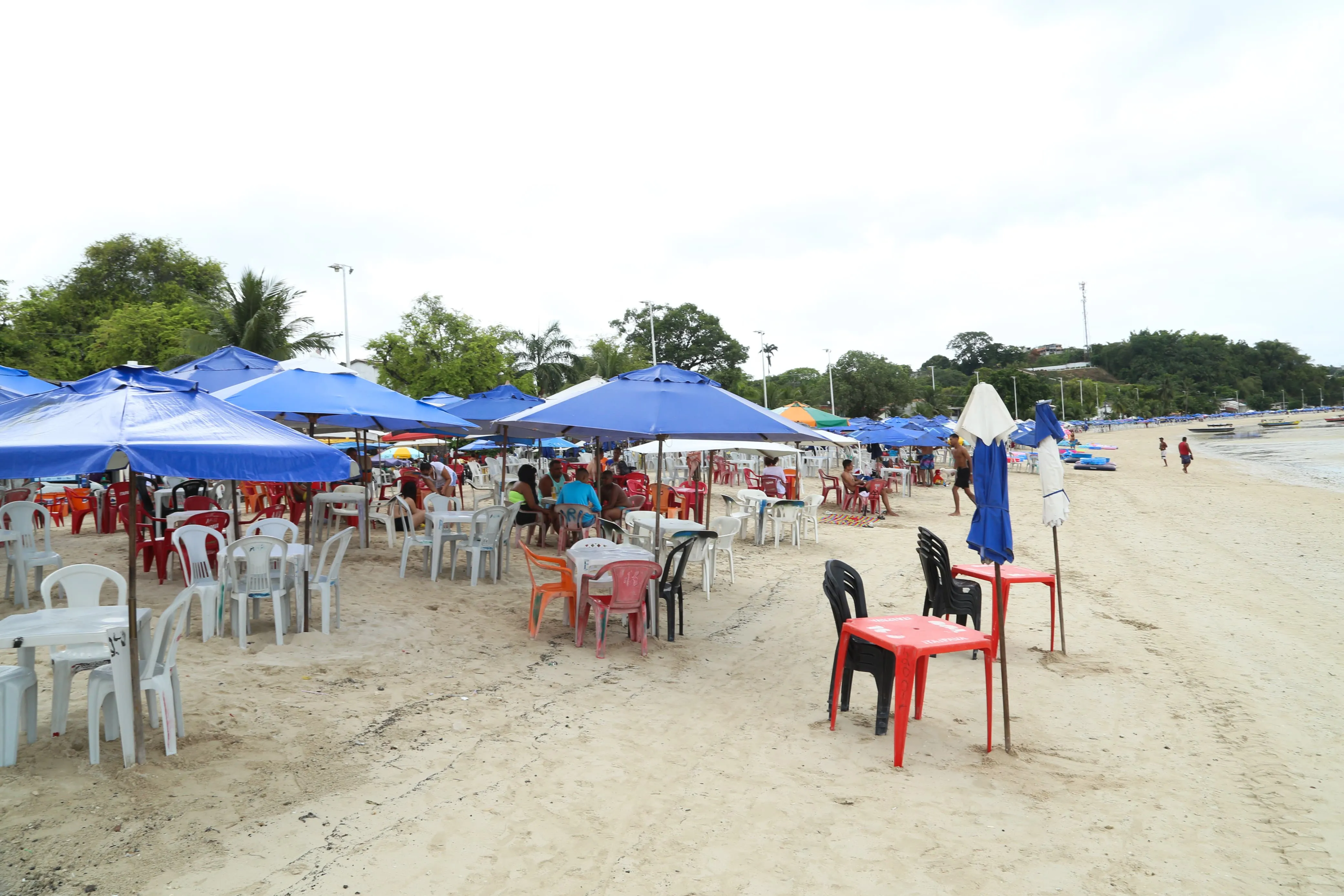 Dia foi nublado e chuvoso