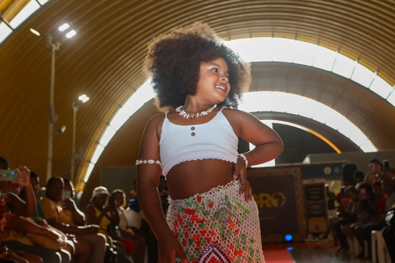 Imagem ilustrativa da imagem Metrô Bahia realiza Desfile de Moda Sustentável no Bairro da Paz