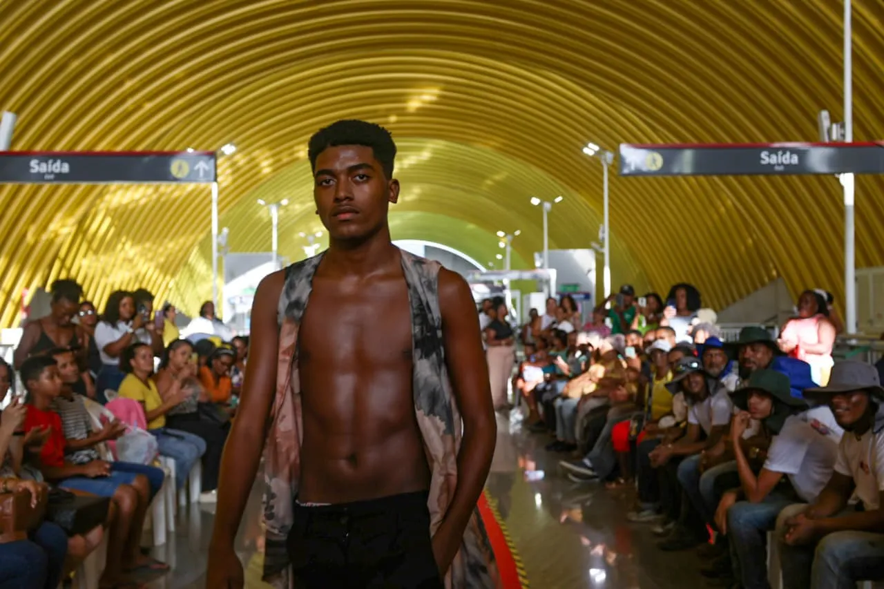 Imagem ilustrativa da imagem Metrô Bahia realiza Desfile de Moda Sustentável no Bairro da Paz