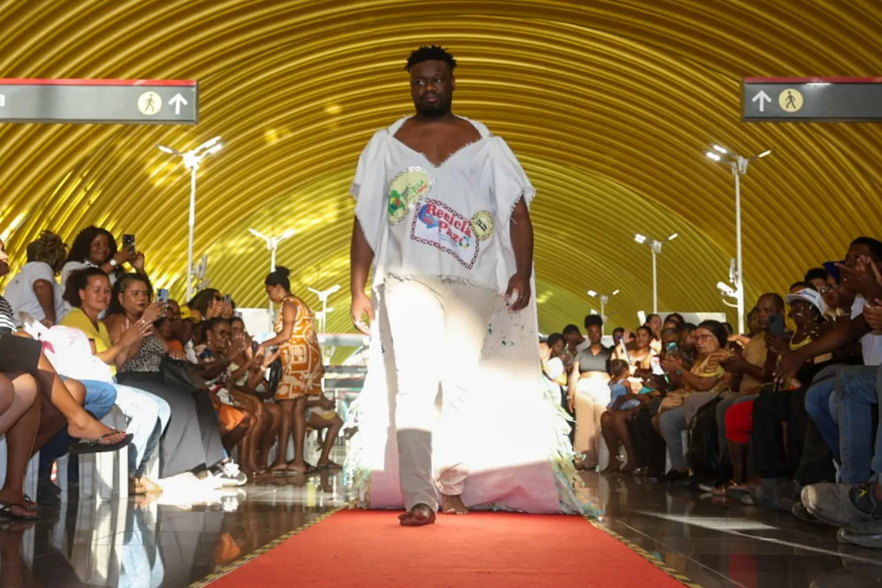 Imagem ilustrativa da imagem Metrô Bahia realiza Desfile de Moda Sustentável no Bairro da Paz
