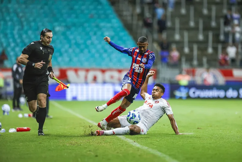 Ademir infernizou a defesa do Inter