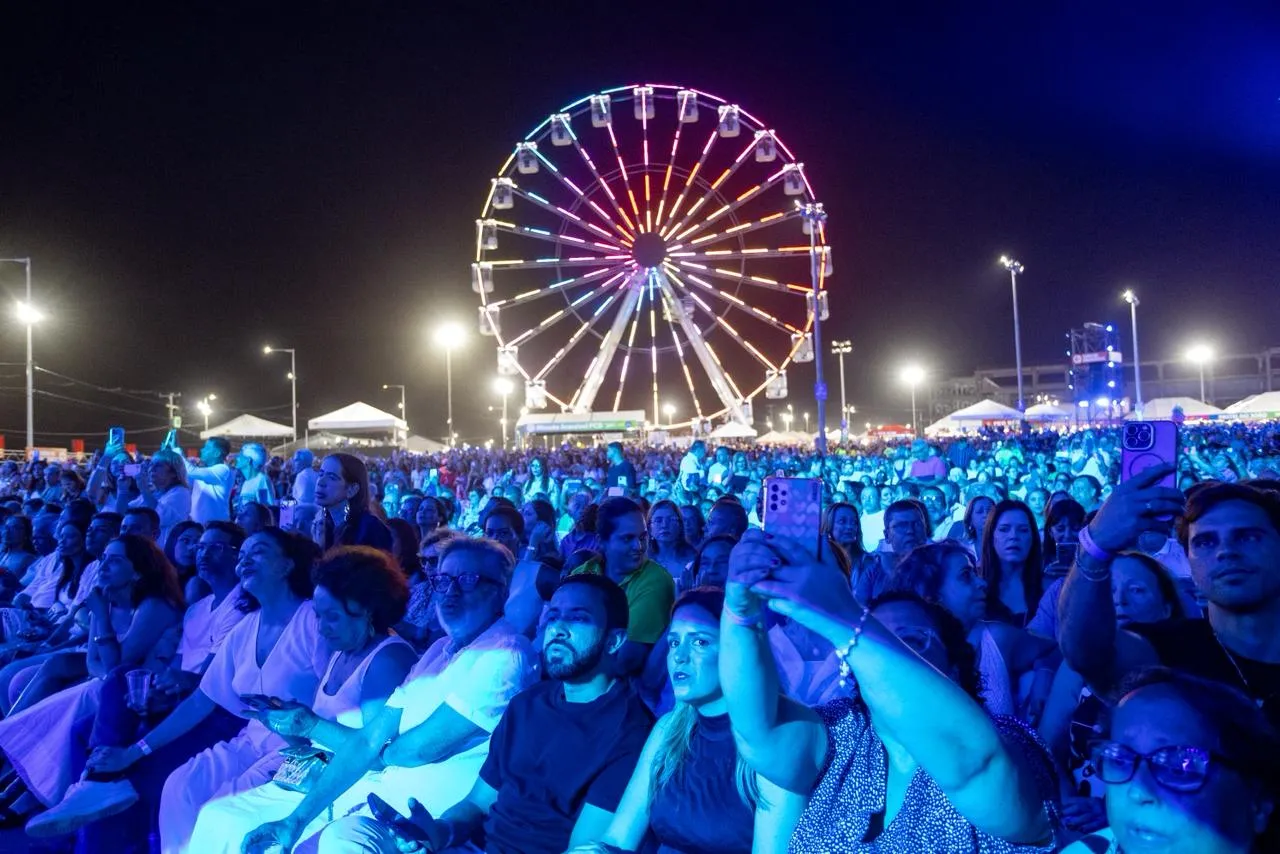 Imagem ilustrativa da imagem Noite memorável! Veja imagens do show de Roberto Carlos em Salvador