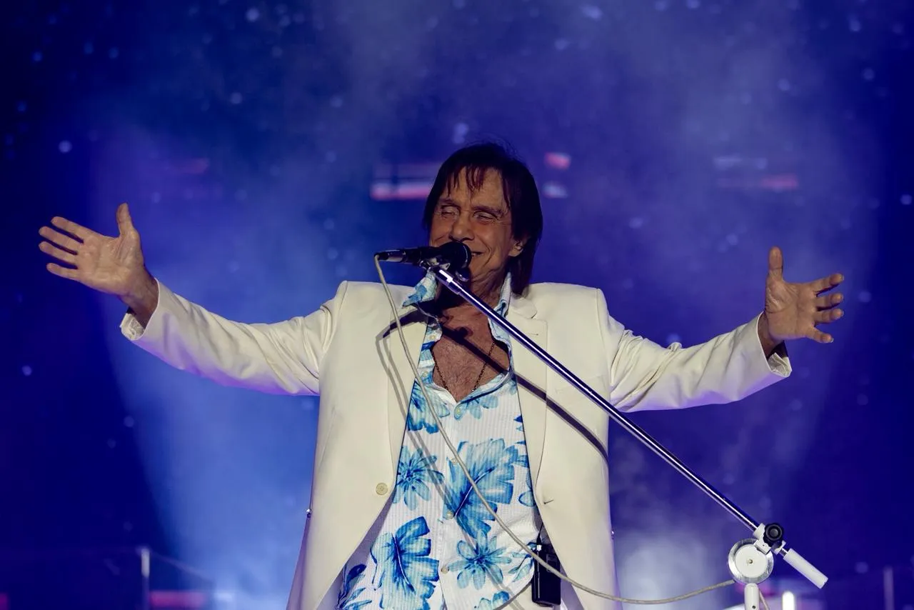 Imagem ilustrativa da imagem Noite memorável! Veja imagens do show de Roberto Carlos em Salvador