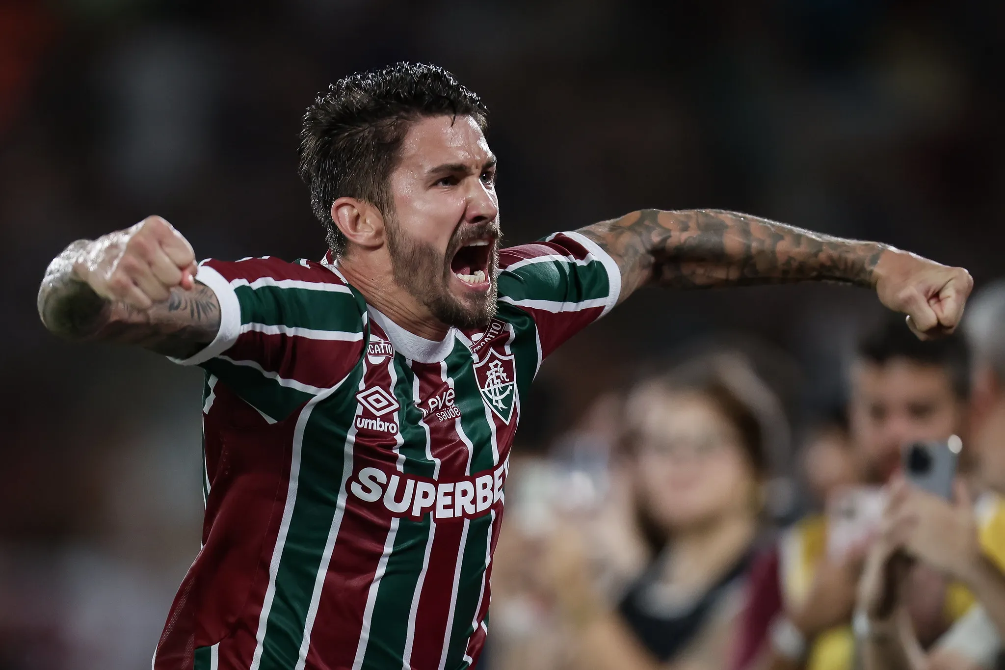 Jogador vive jejum com a camisa carioca