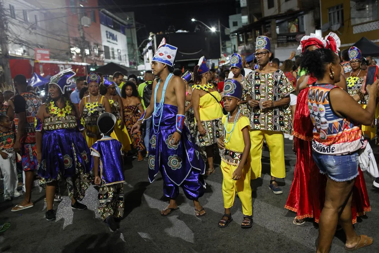 Imagem ilustrativa da imagem O povo é massa! Pré-Carnaval mistura festa e corre no Nordeste
