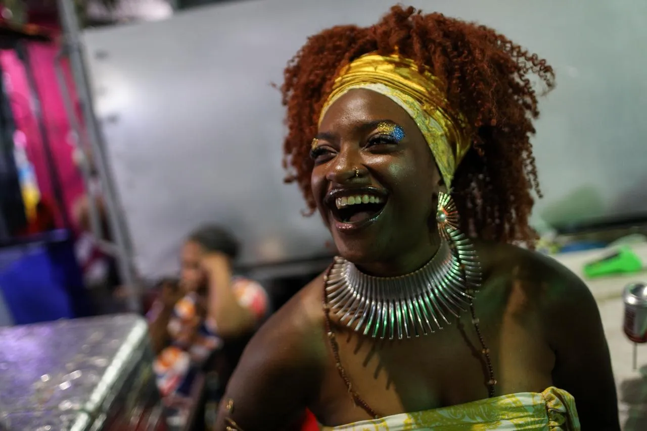 Imagem ilustrativa da imagem O povo é massa! Pré-Carnaval mistura festa e corre no Nordeste