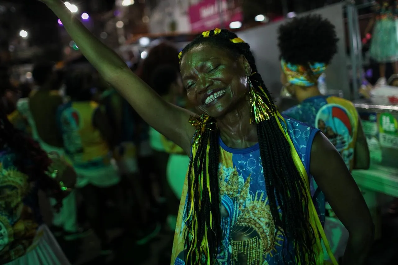 Imagem ilustrativa da imagem O povo é massa! Pré-Carnaval mistura festa e corre no Nordeste