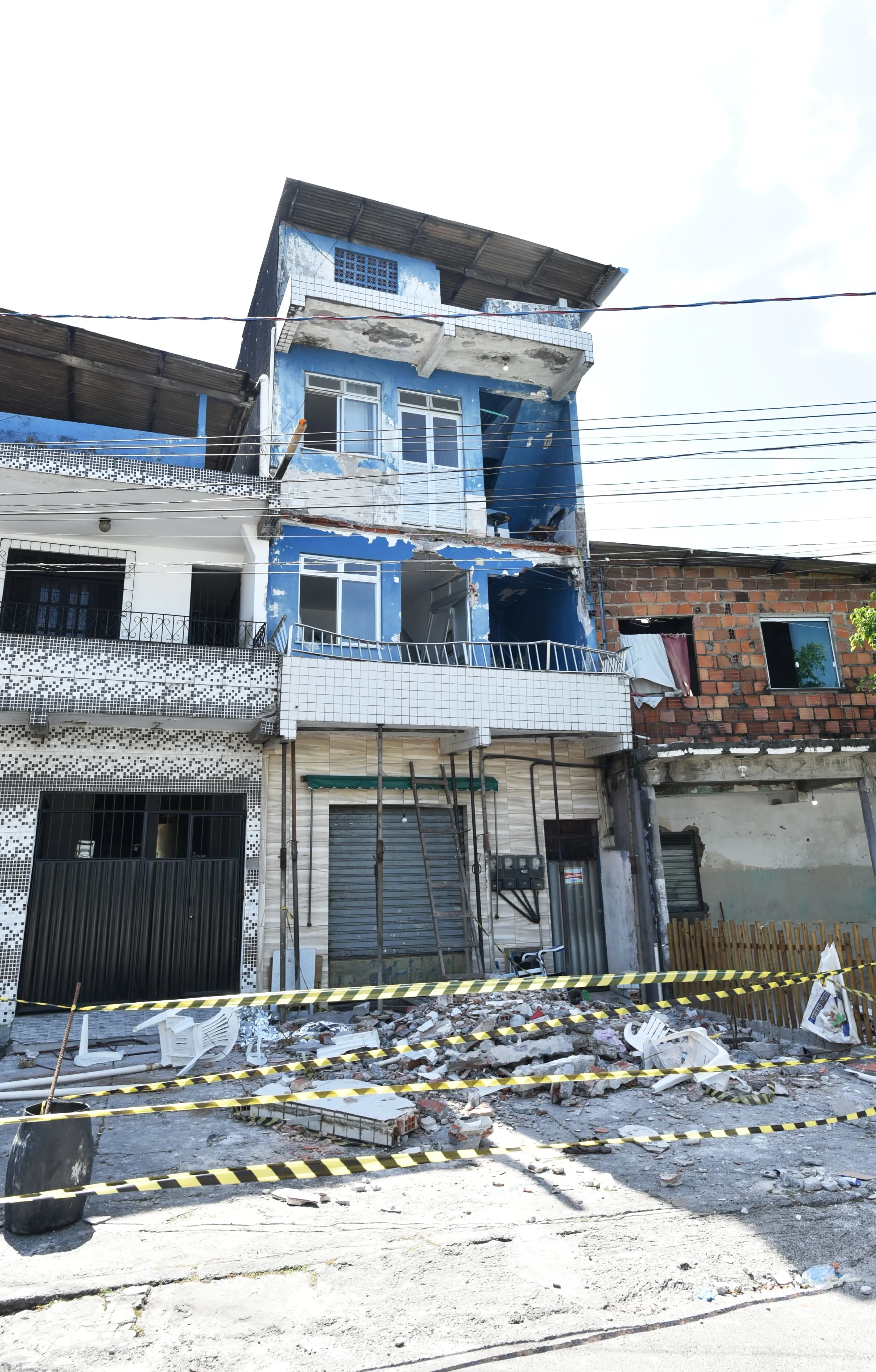 Diversos fatores levaram ao desabamento