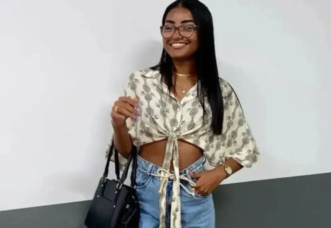 Ana Luiza Silva dos Santos de Jesus, de 19 anos, foi baleada nas costas no bairro Engomadeira, em Salvador
