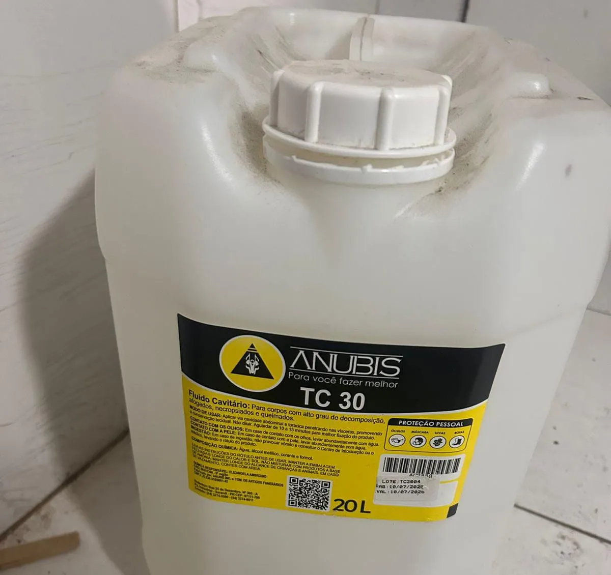 Substâncias químicas precisam ser regulamentadas