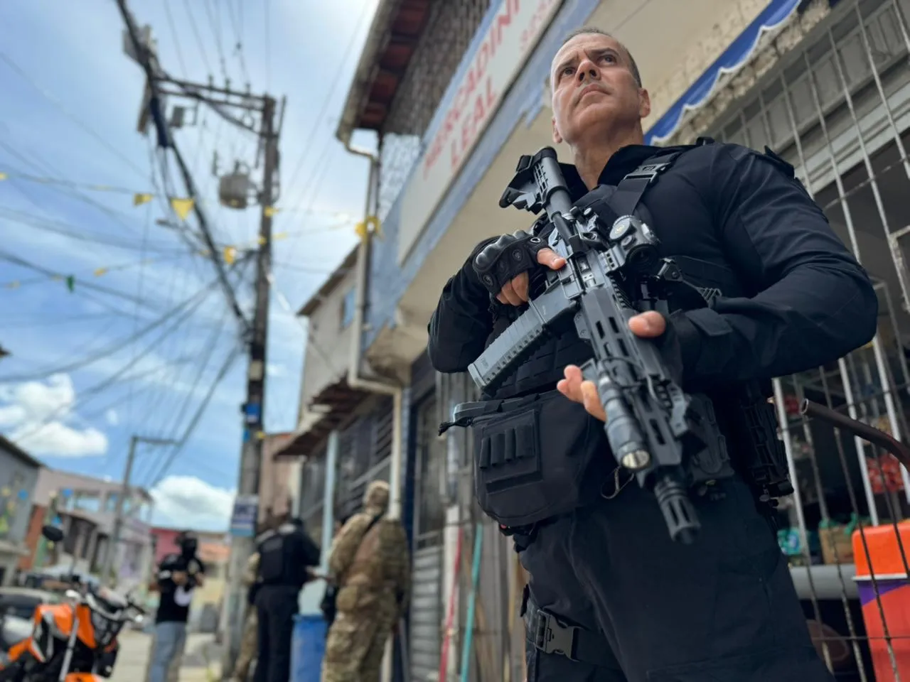 Polícia 'brotou' nas ruas de Salvador após mortes por armas de fogo