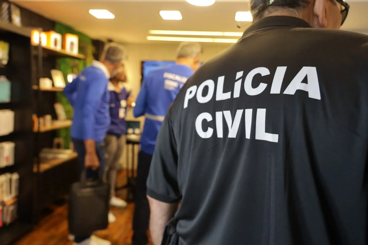 Imagem ilustrativa da imagem Polícia repete operação que recuperou mais de mil celulares roubados