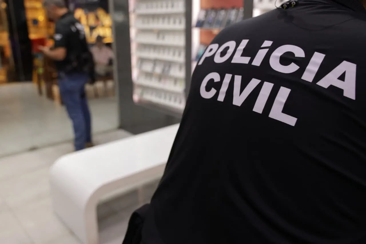 Imagem ilustrativa da imagem Polícia repete operação que recuperou mais de mil celulares roubados