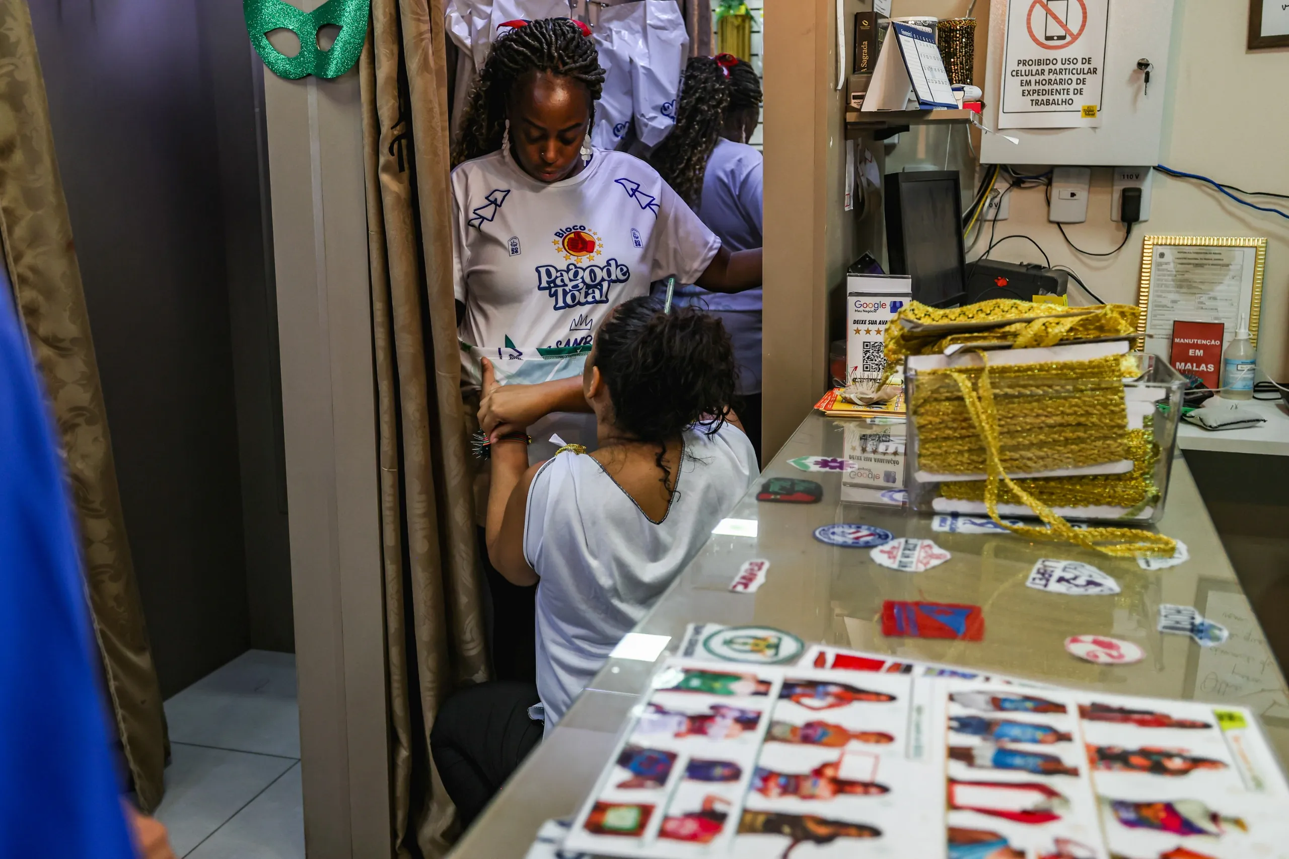 É preciso muita organização para planejar atendimentos durante a folia