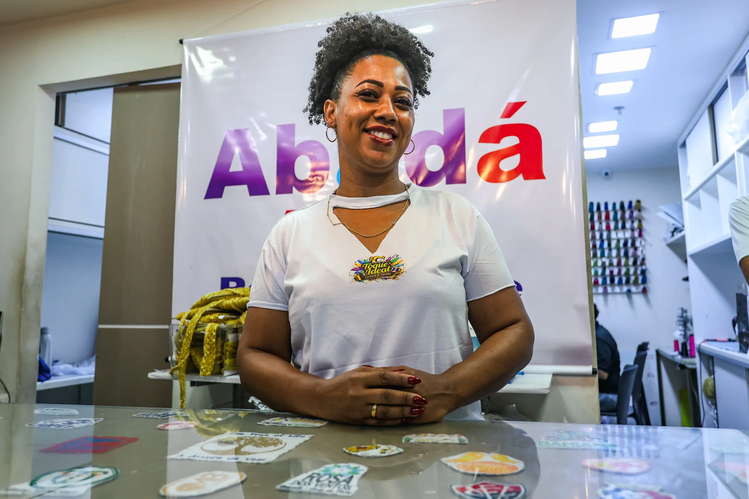 Denise Menezes é costureira e chefe de produção