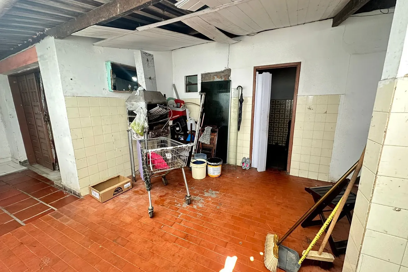 Local onde guardava os alimentos é um dos problemas