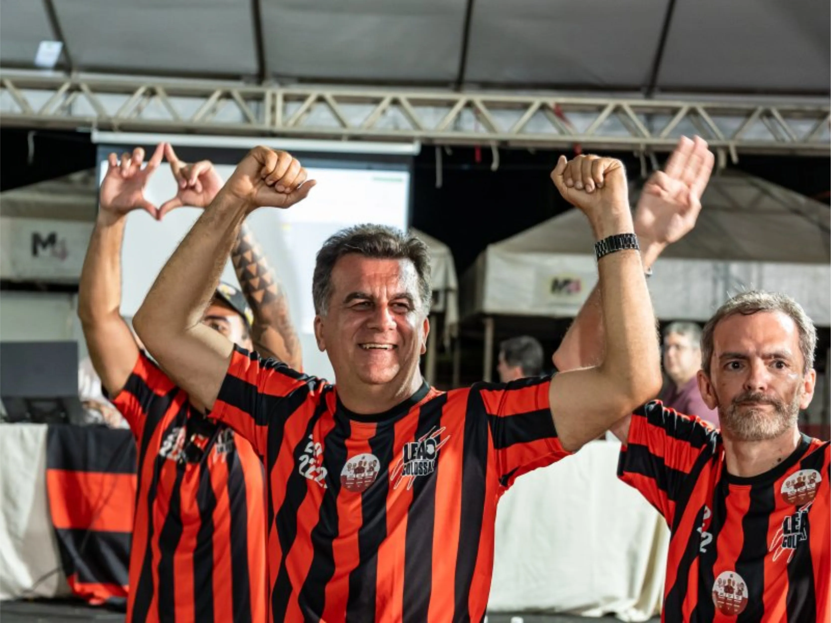 Mandatário foi reeleito para mais três anos