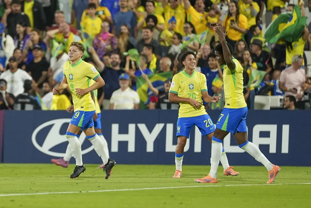 Garotada tricolor se deu bem com a camisa verde e amarela