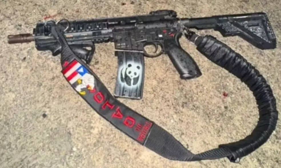 Fuzil com bandeira da Bahia