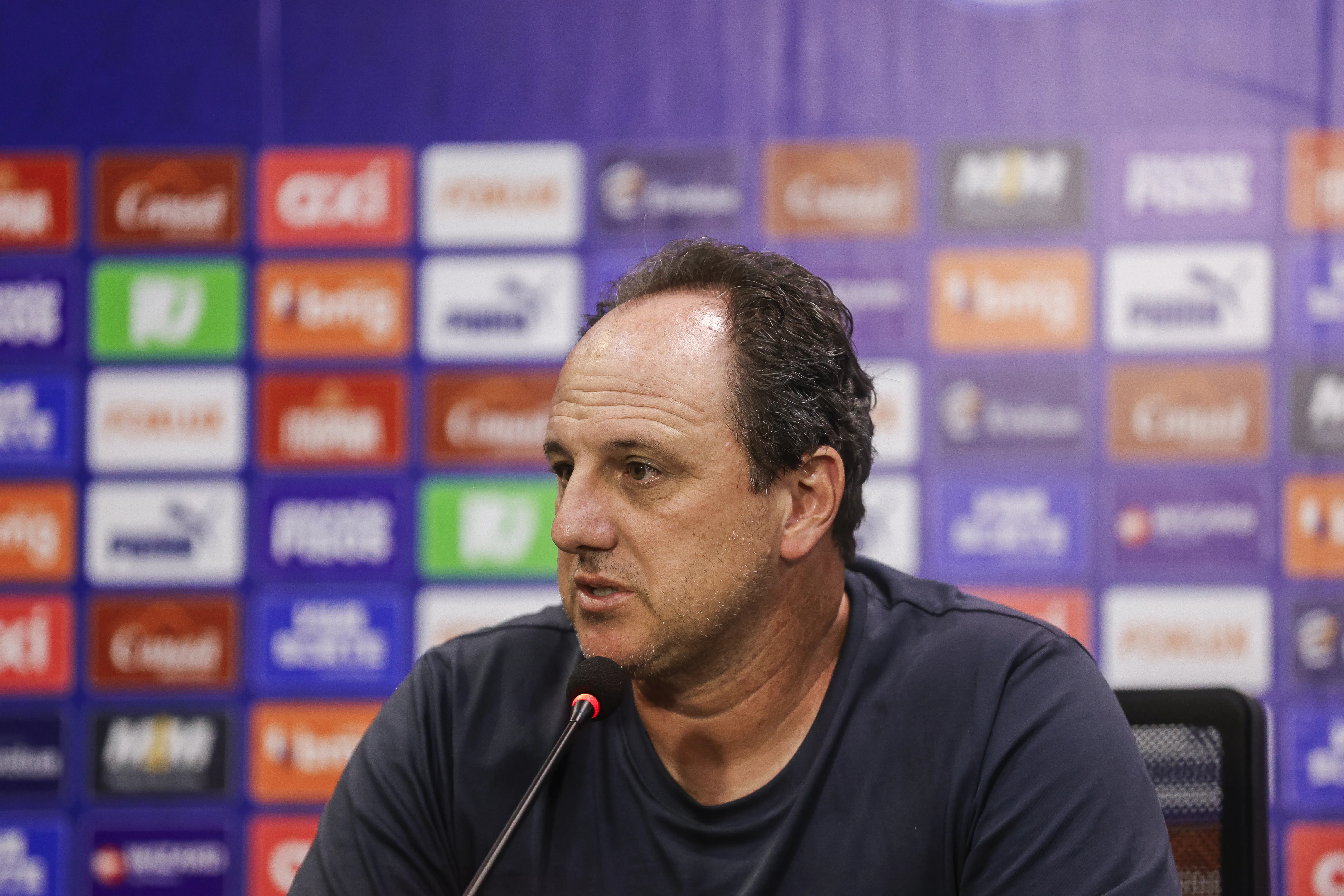 Imagem ilustrativa da imagem Sai ou fica? Cauly fica off novamente e tem futuro incerto no Bahia