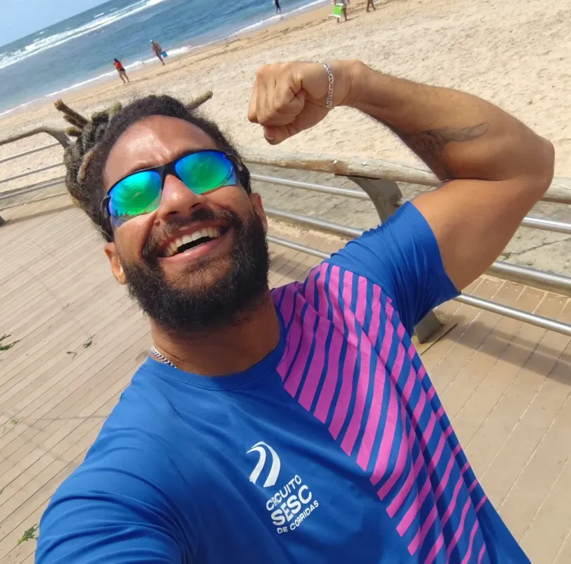 Atanael Weber é o interprete de libras que viralizou com Ivete Sangalo