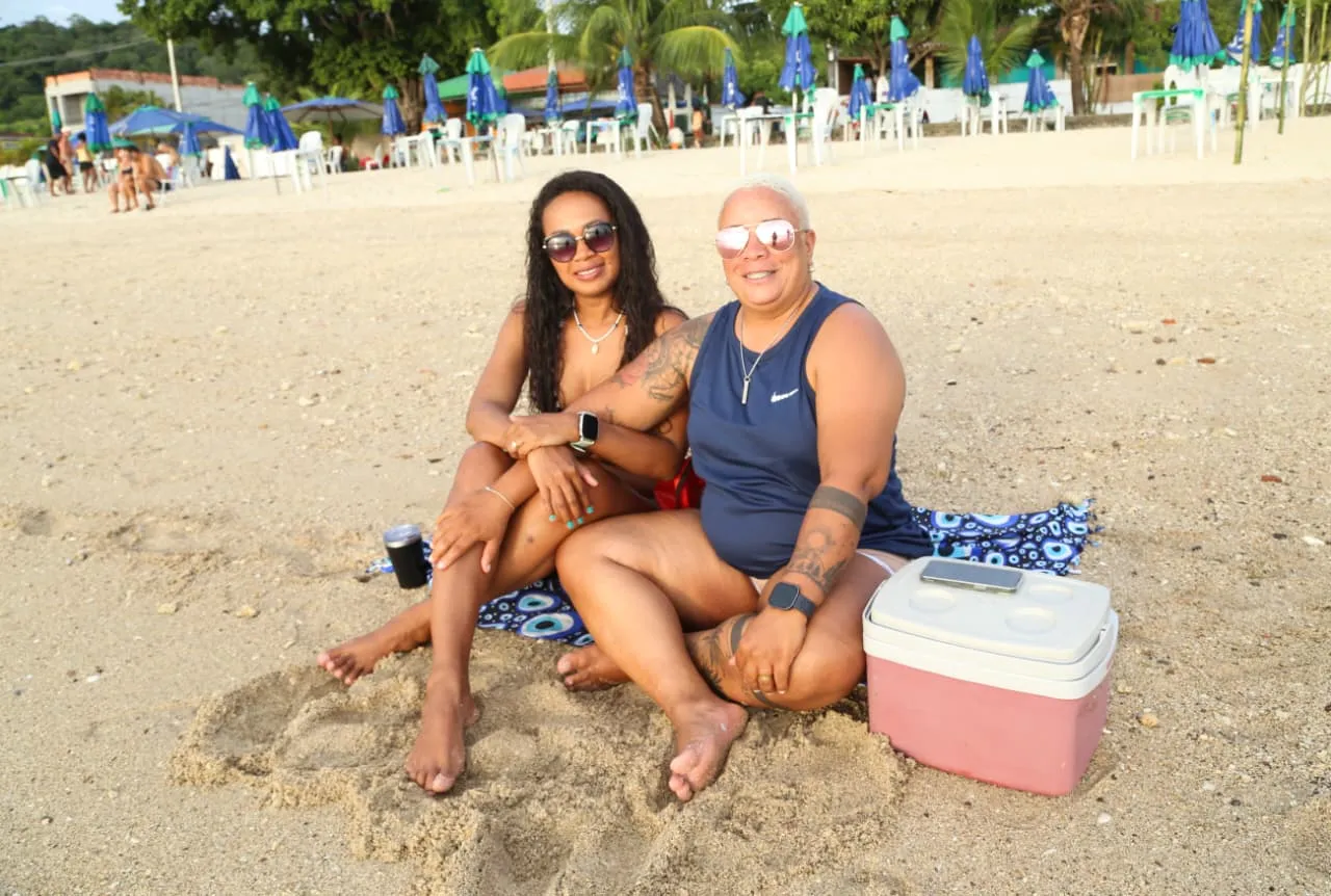 Arlene e a parceira foram curtir o pré-Ano Novo em um ambiente diferente