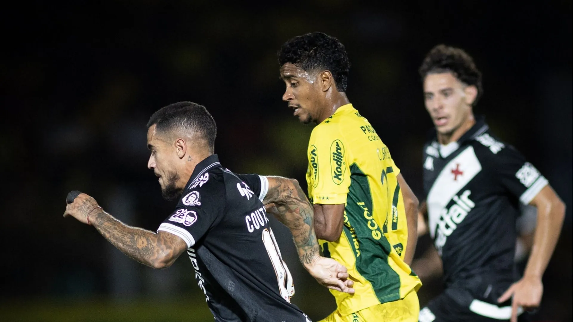 Vasco briga com o Vitória por uma vaga na Sul-Americana