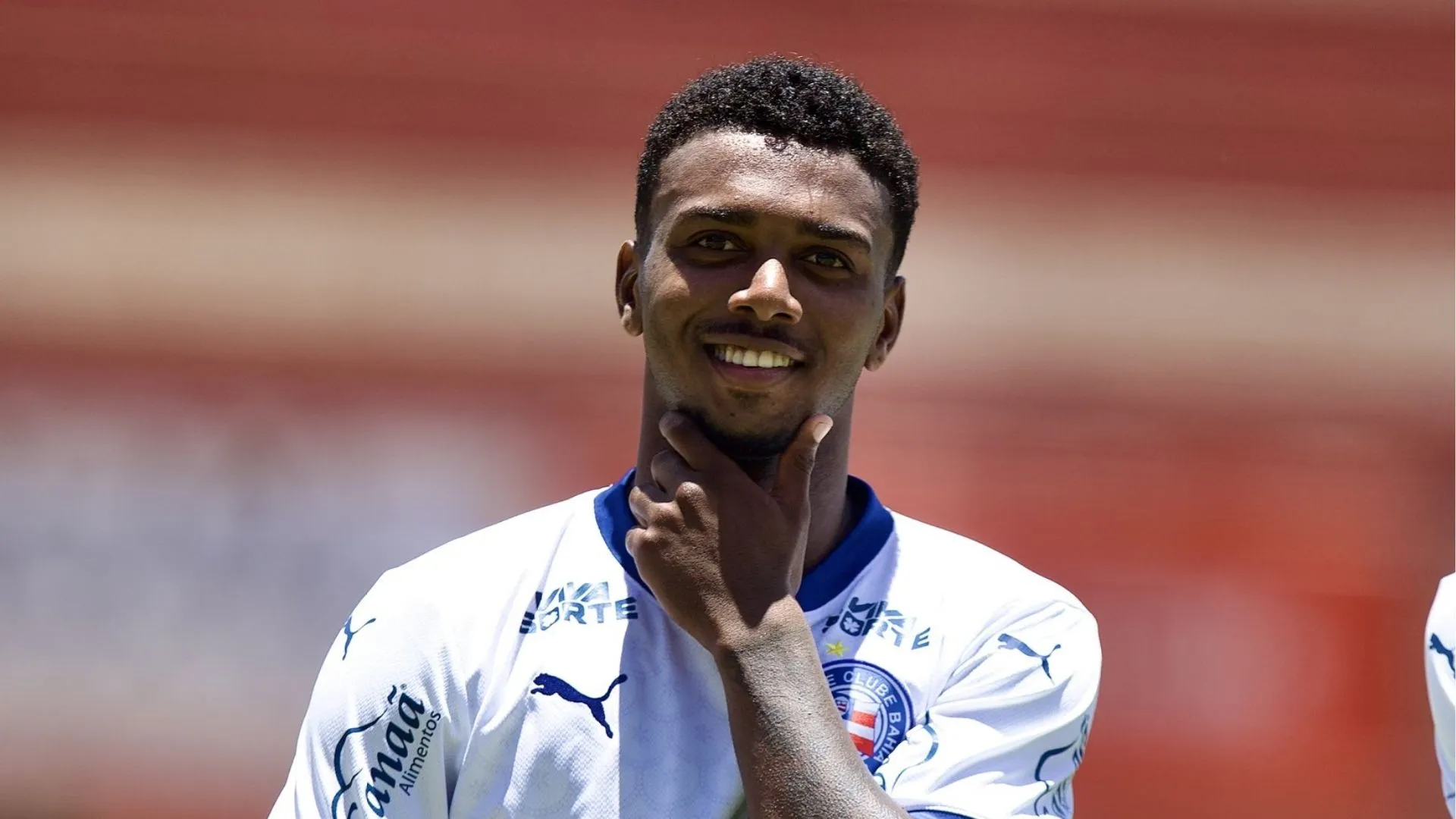 Roger marcou de cavadinha para abrir o placar