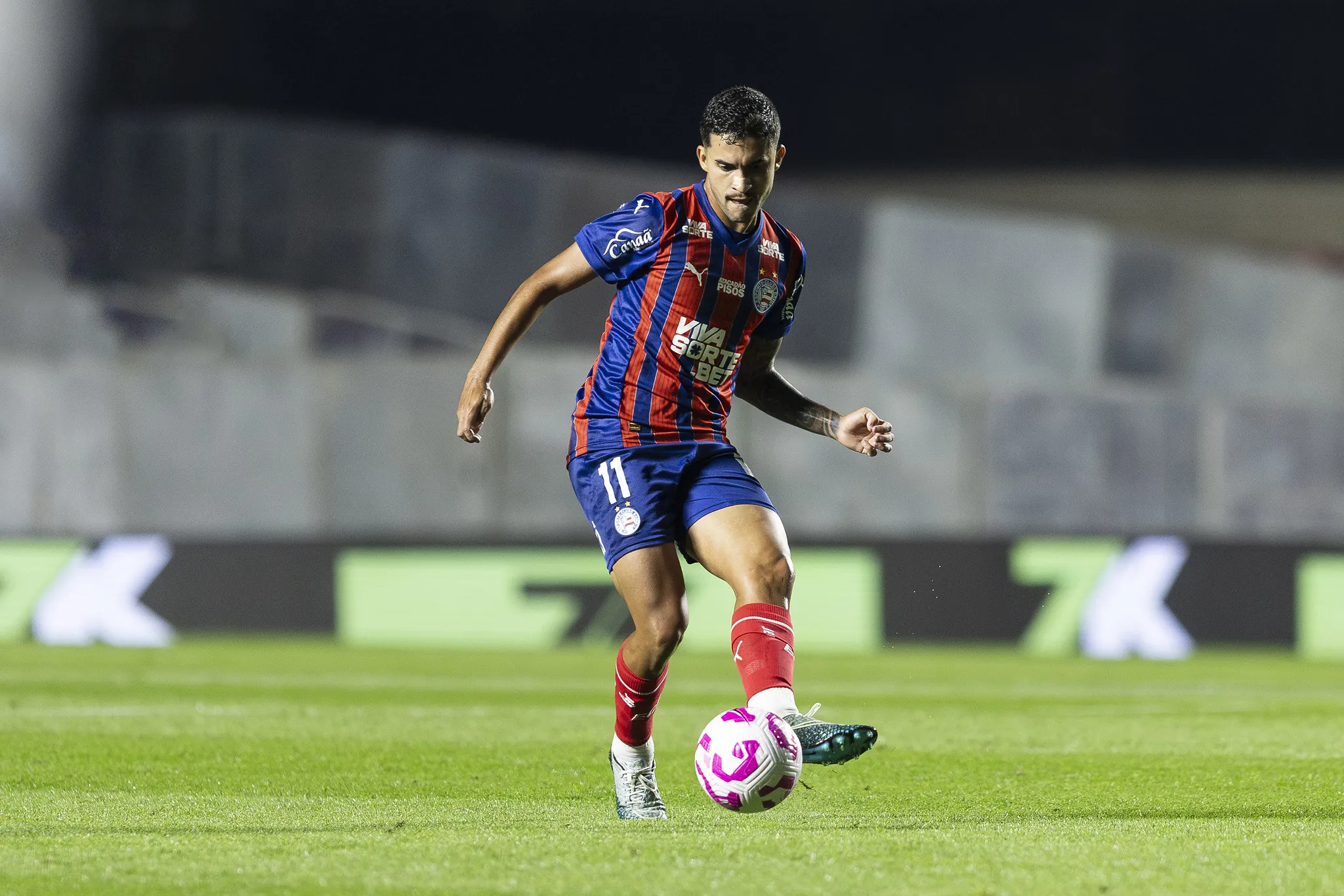 Jogador oscila entre boas e más atuações no Tricolor