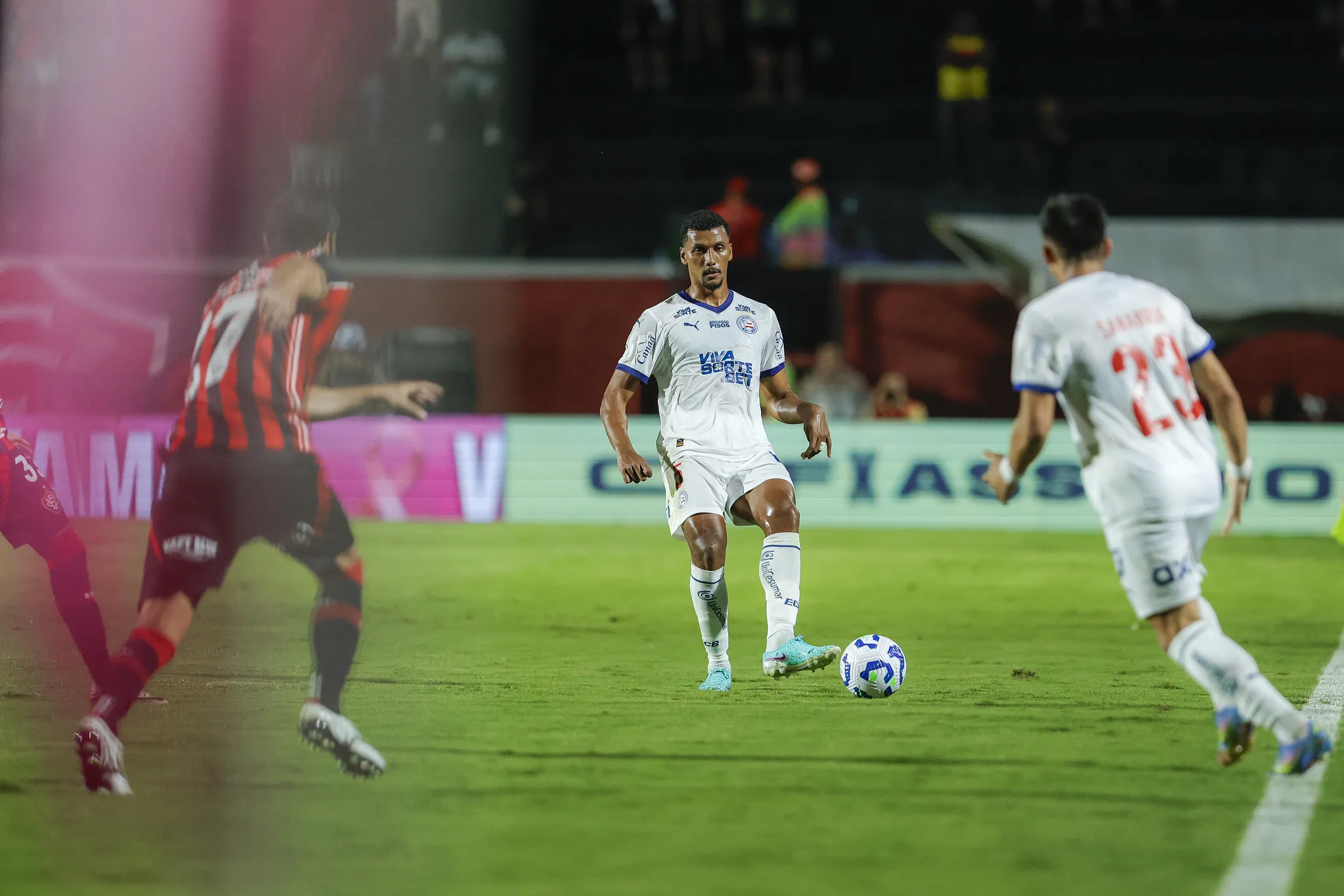 Meio-campista não deve seguir no Esquadrão