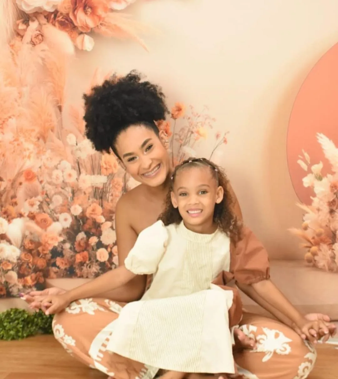 Tainá e a filha Maria Helena