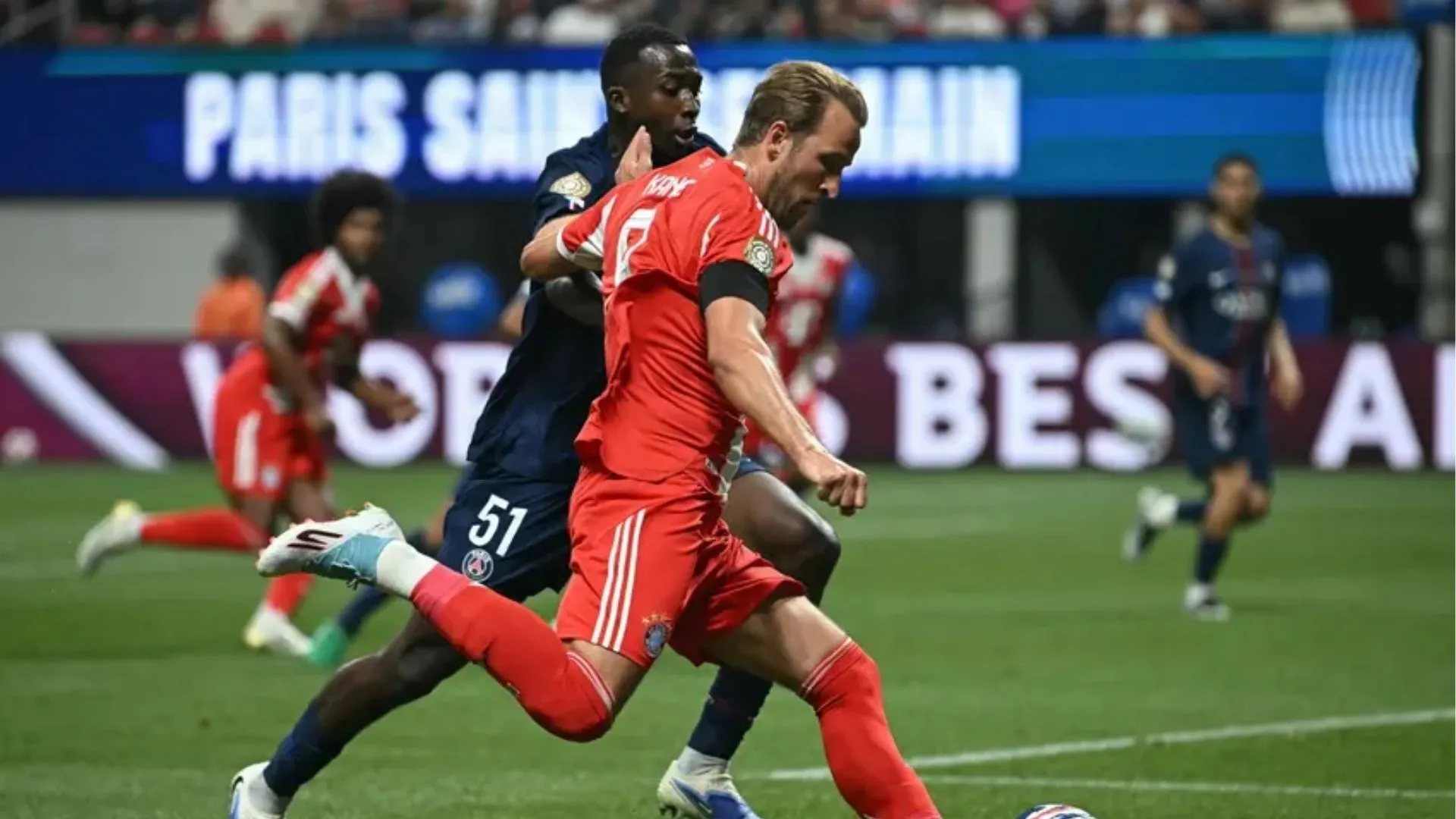 PSG e Bayern de Munique se enfrentam nesta terça, às 17h