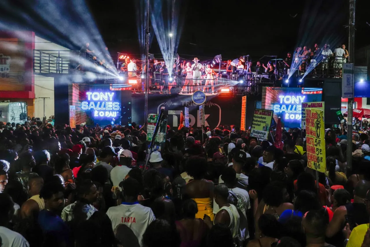 Galera caiu no pagode