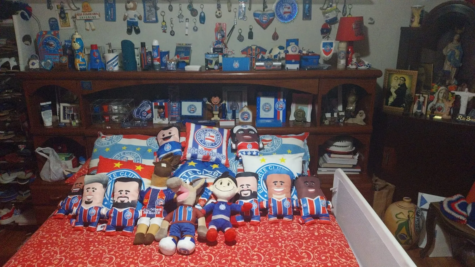 Casa de Sossó é toda decorada pelo Bahia
